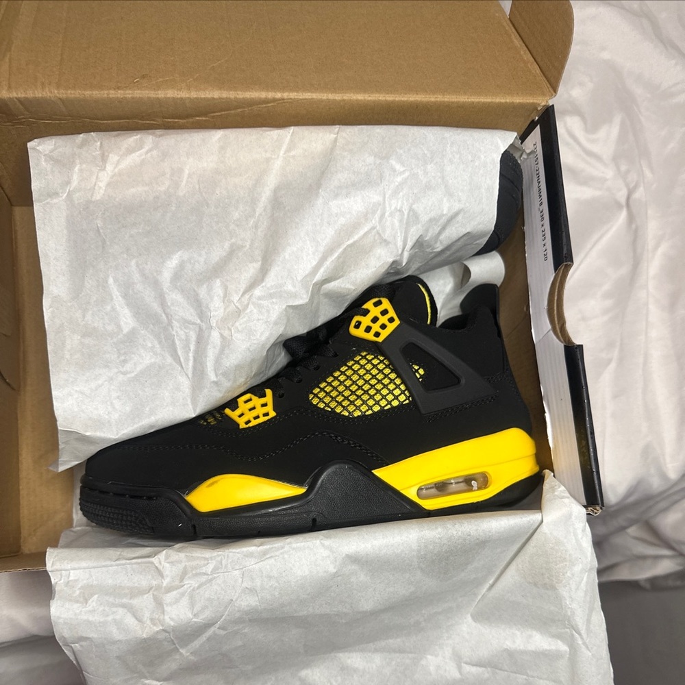 Yellow thunder 4s size 7y